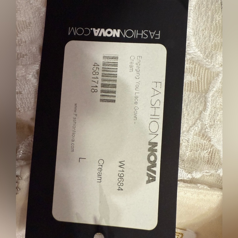 NWT Elegant Cream Lace Gown NWT Rosemore Couture “Engaging You” - Picture 10 of 11